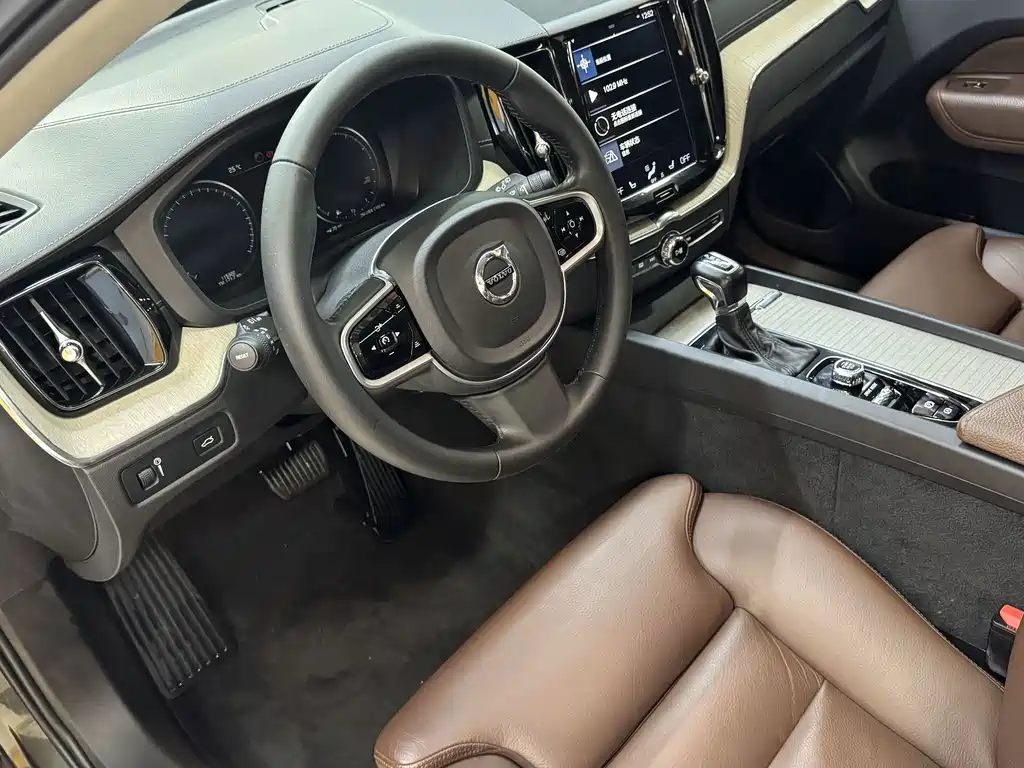 Volvo XC60 — миниатюра 10