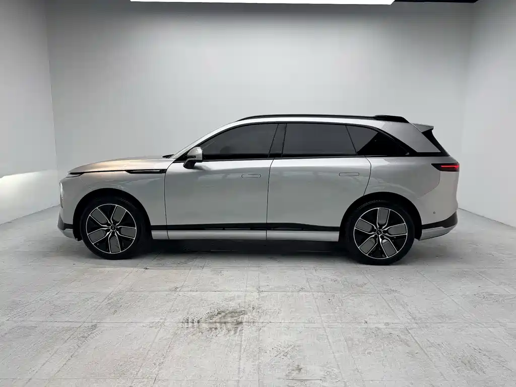 XPeng G9 — миниатюра 18