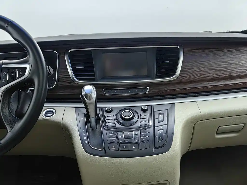 Buick GL8 — миниатюра 12