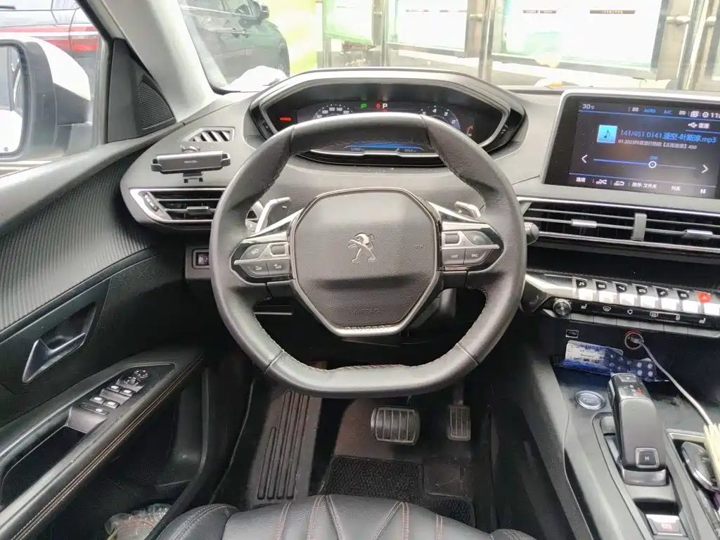 Peugeot 4008 — миниатюра 11