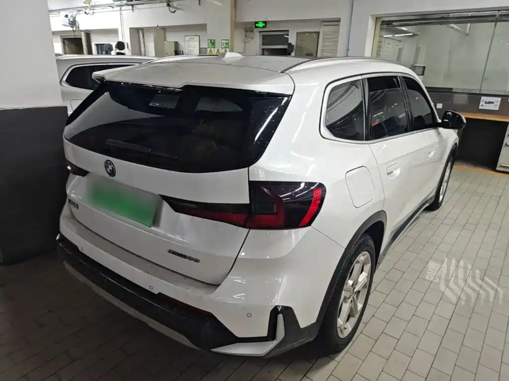 BMW iX1 — миниатюра 7