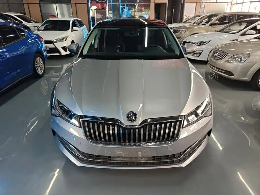 Skoda Superb — миниатюра 3
