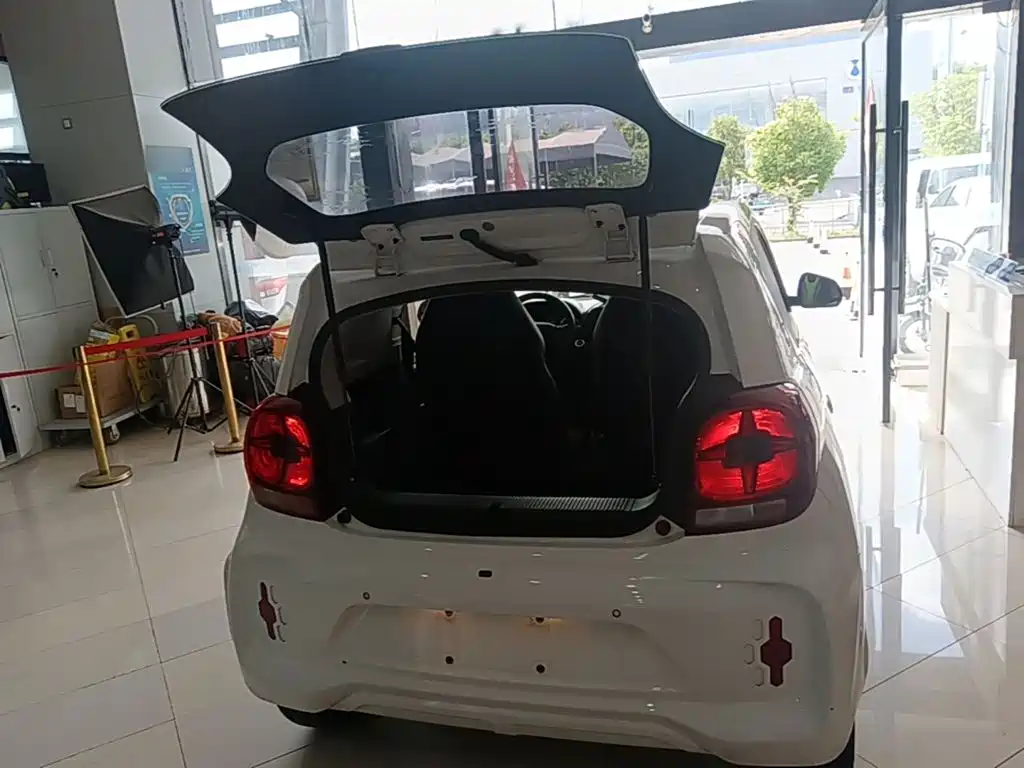 Roewe Clever — миниатюра 19