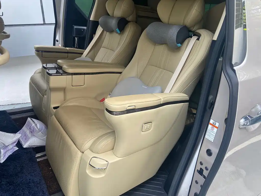 Toyota Vellfire — миниатюра 11