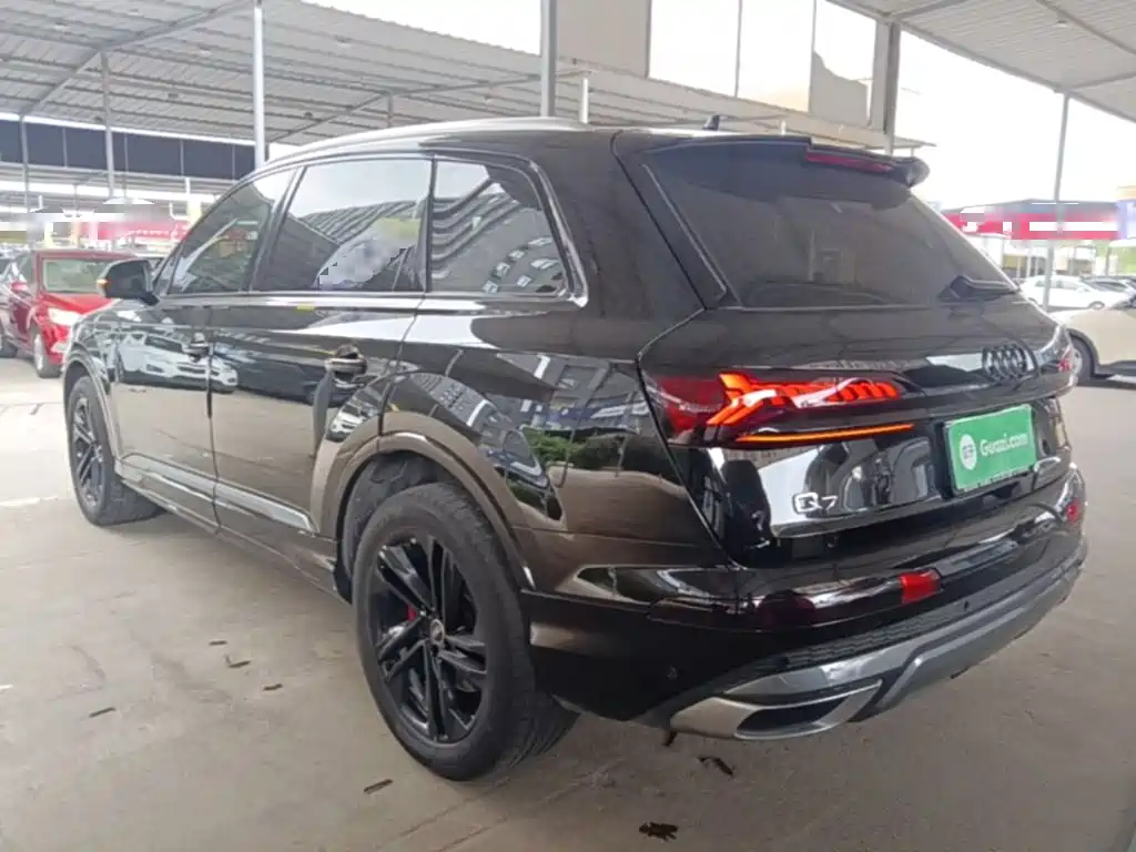 Audi Q7 — миниатюра 5