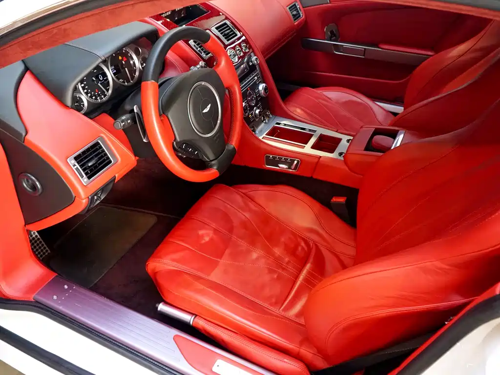 Aston Martin DB9 2013 6.0L Coupe