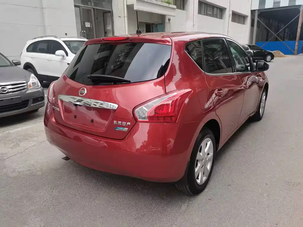 Nissan Tiida — миниатюра 9