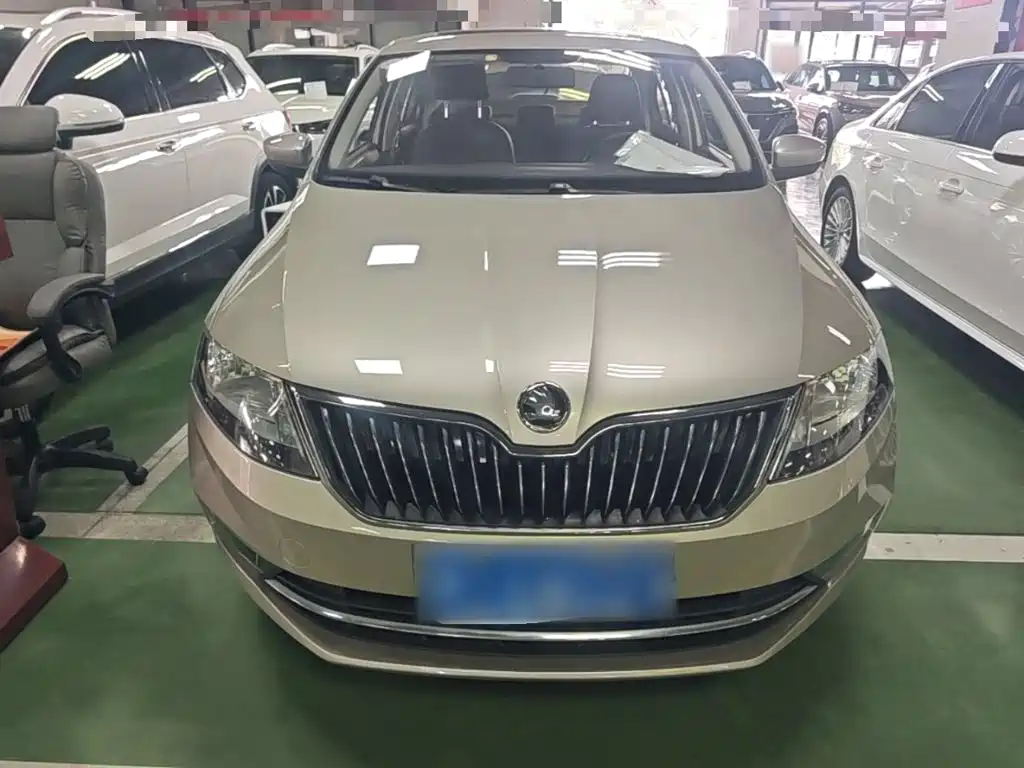 Skoda Rapid — миниатюра 3