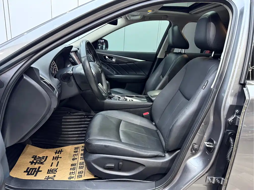 Infiniti Q50L 2018 2.0T Comfort V
