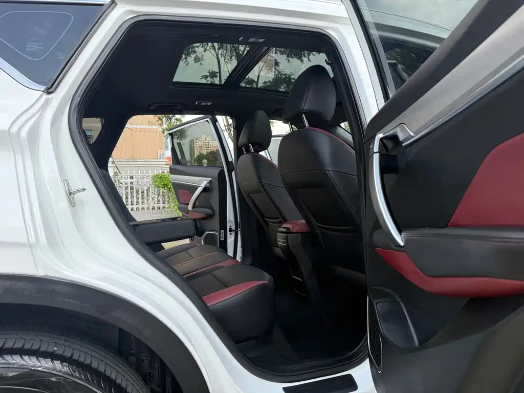 Geely Binyue — миниатюра 11