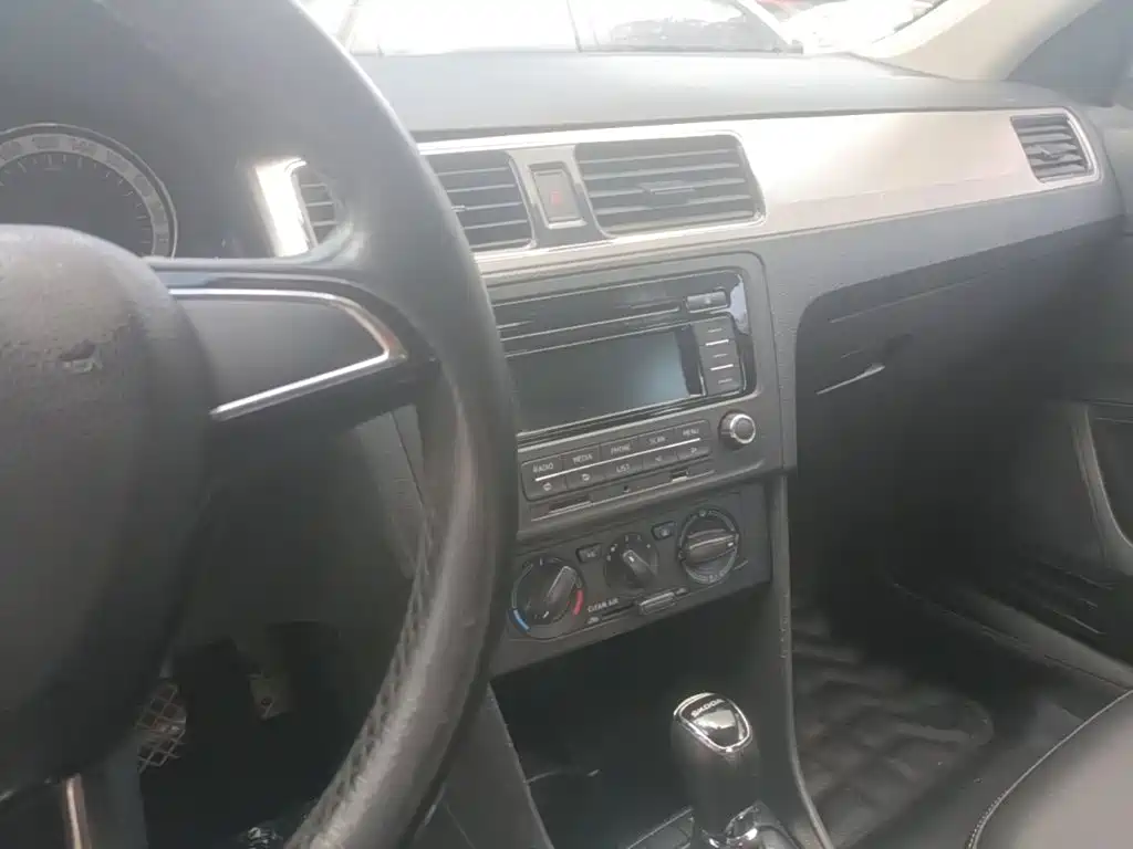 Skoda Rapid — миниатюра 13