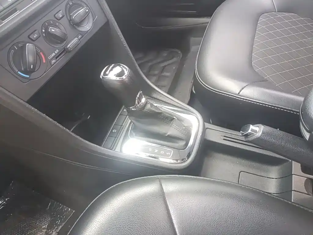 Skoda Rapid — миниатюра 14