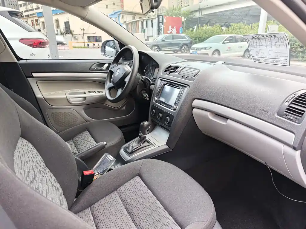 Skoda Octavia — миниатюра 7