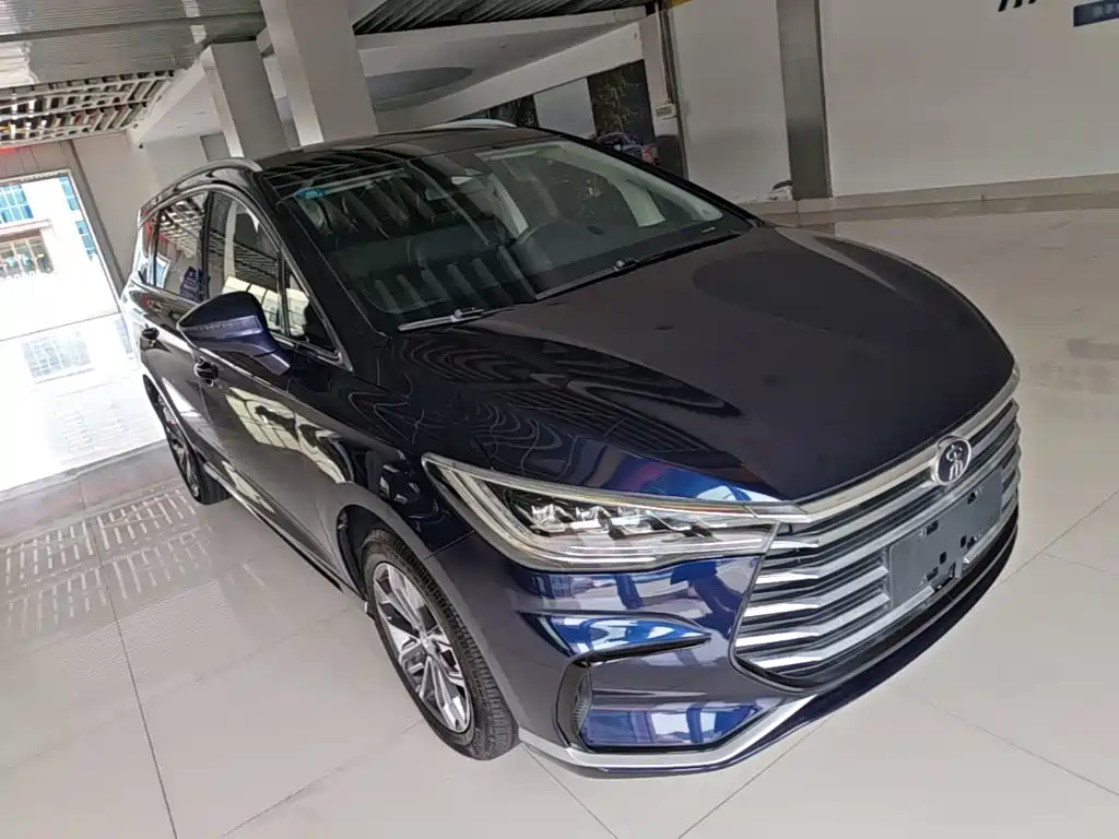 BYD MAX — миниатюра 4
