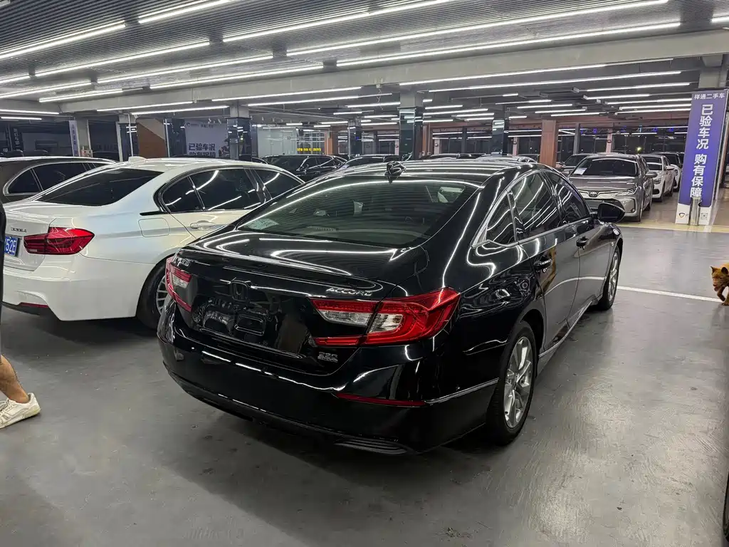 Honda Accord — миниатюра 8