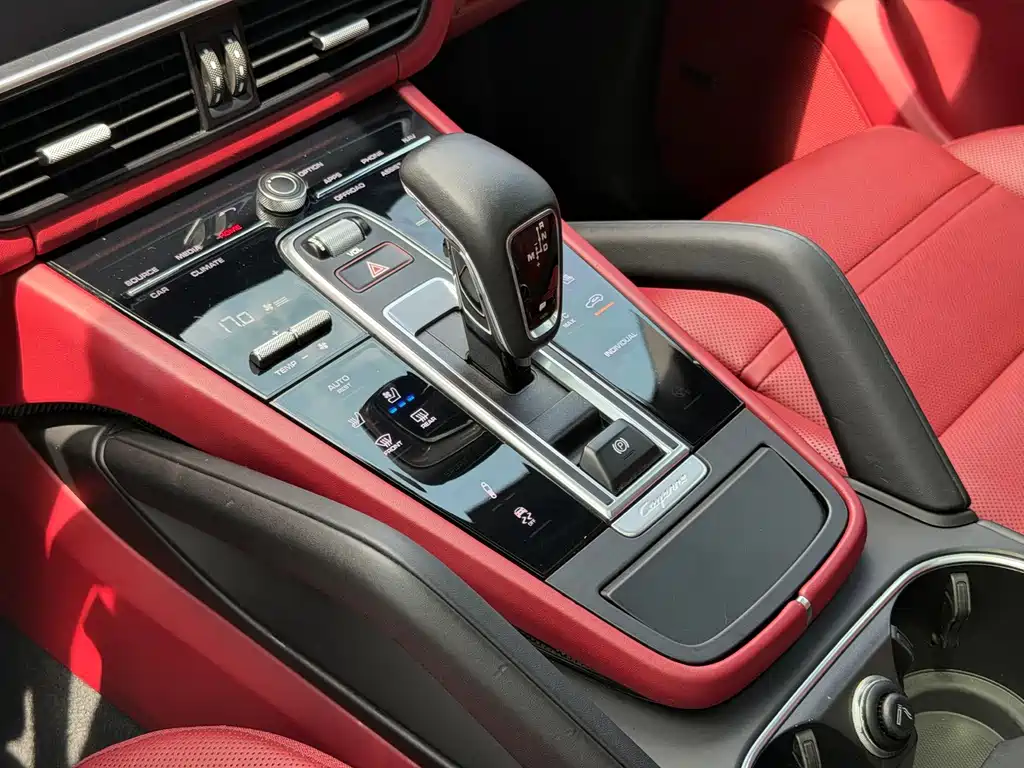 Porsche Cayenne Hybrid — миниатюра 10