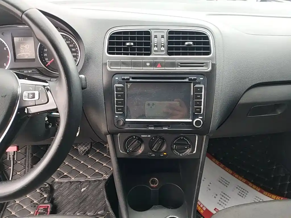 Volkswagen Polo — миниатюра 13