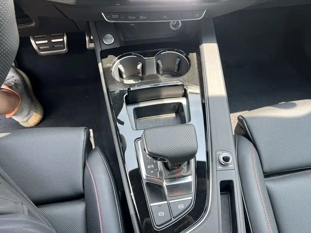 Audi A4L — миниатюра 10