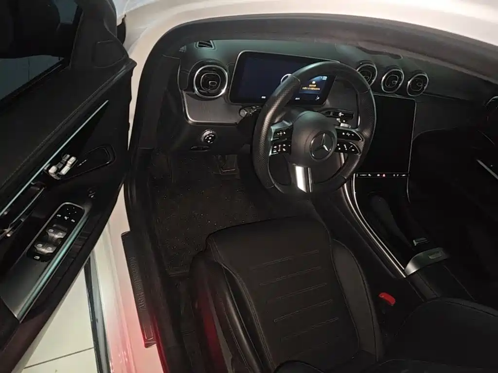 Mercedes-Benz C-Class — миниатюра 16