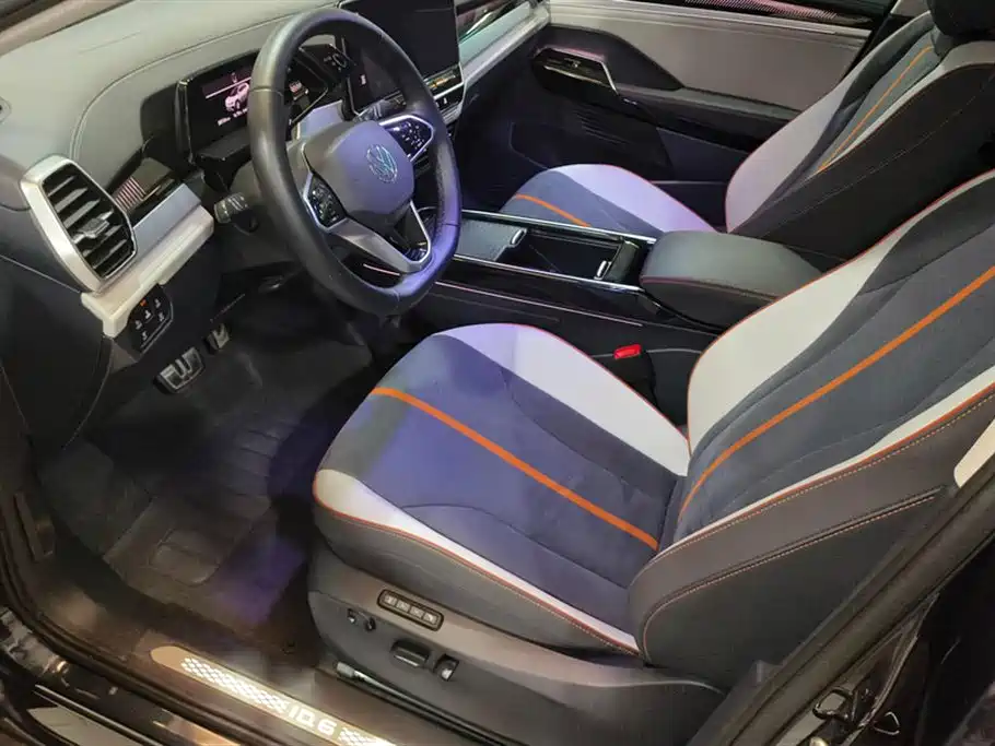 VOLKSWAGEN ID.6 CROZZ