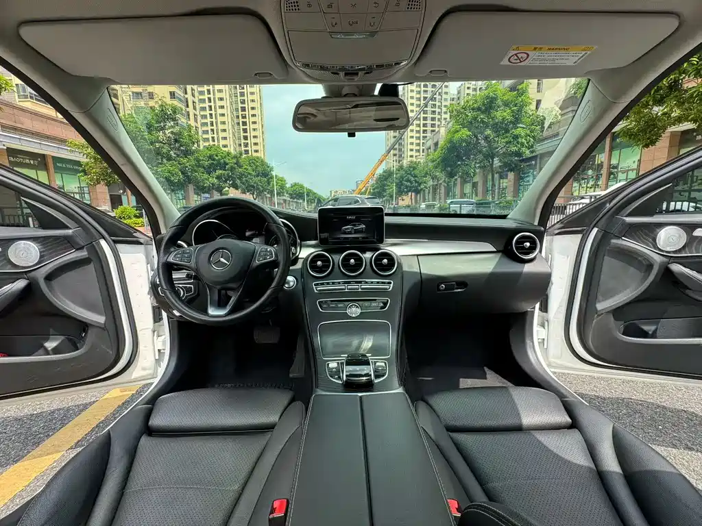 Mercedes-Benz C-Class — миниатюра 5