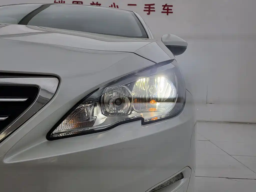 Peugeot 408 2015 1.2T AT Luxury