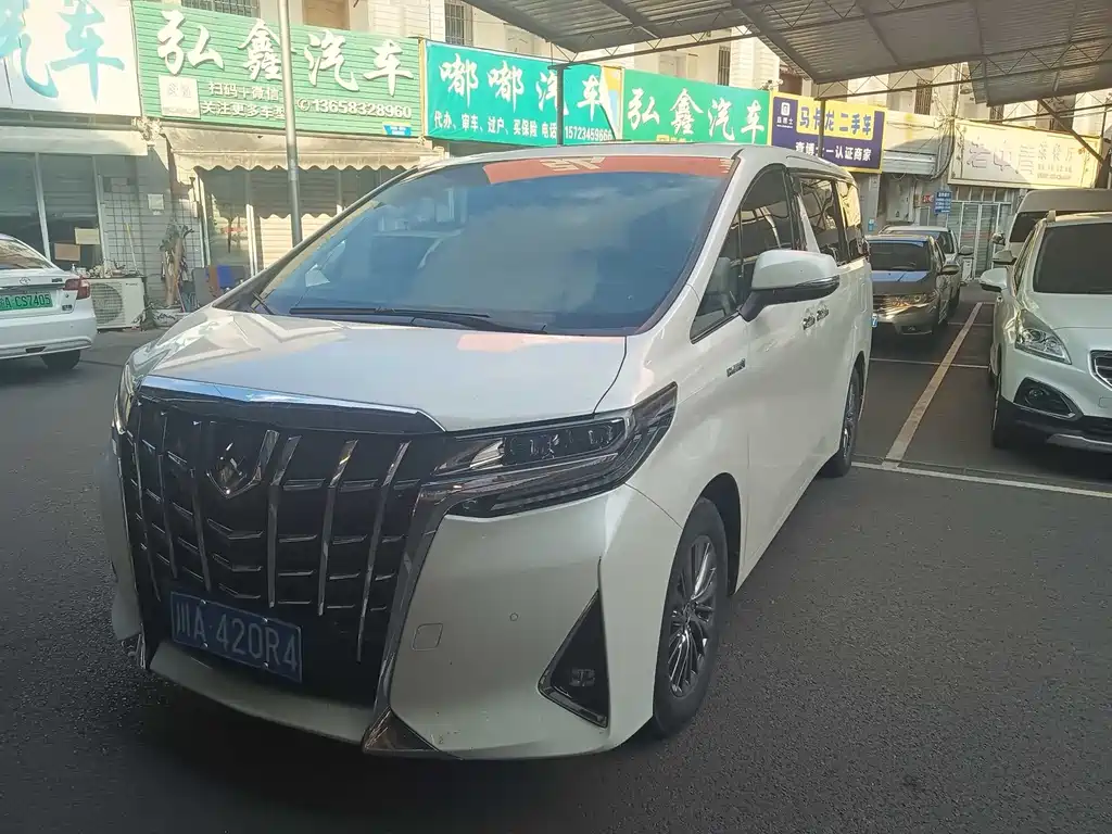 Toyota Alphard — миниатюра 2