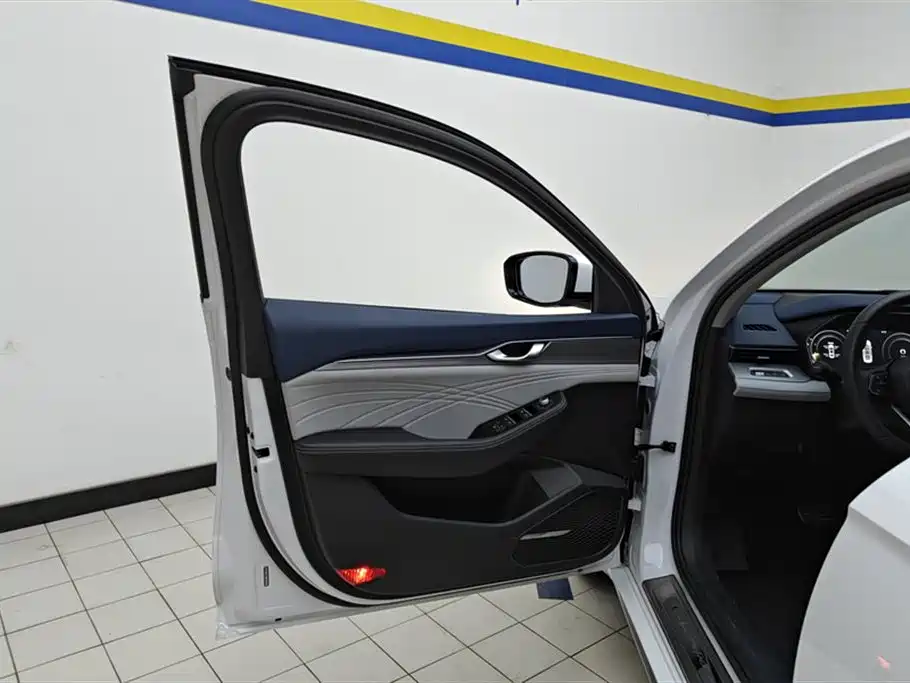 GEELY AUTOMOBILE XINGRUI