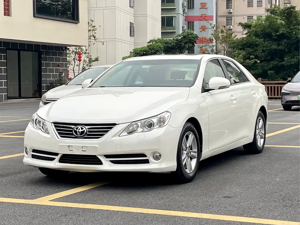 Toyota Reiz 2012
