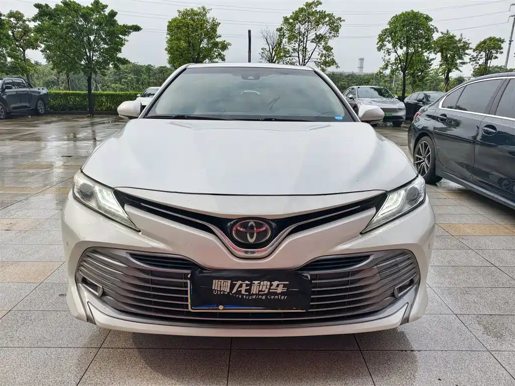 Toyota Camry — миниатюра 2