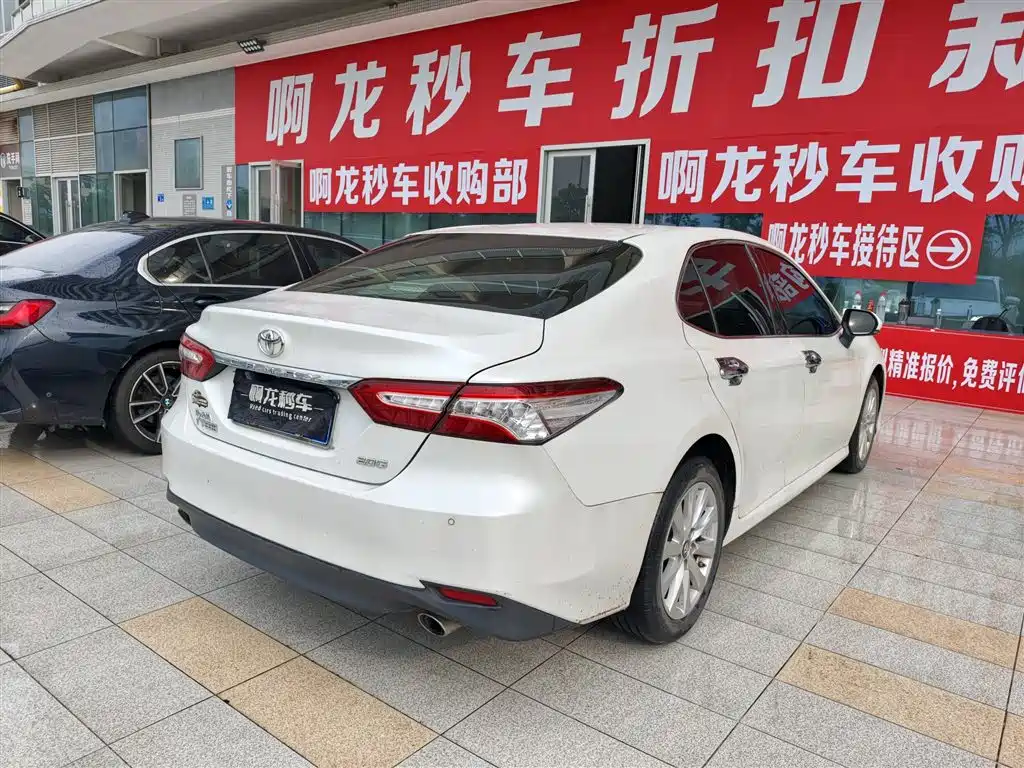 Toyota Camry — миниатюра 8