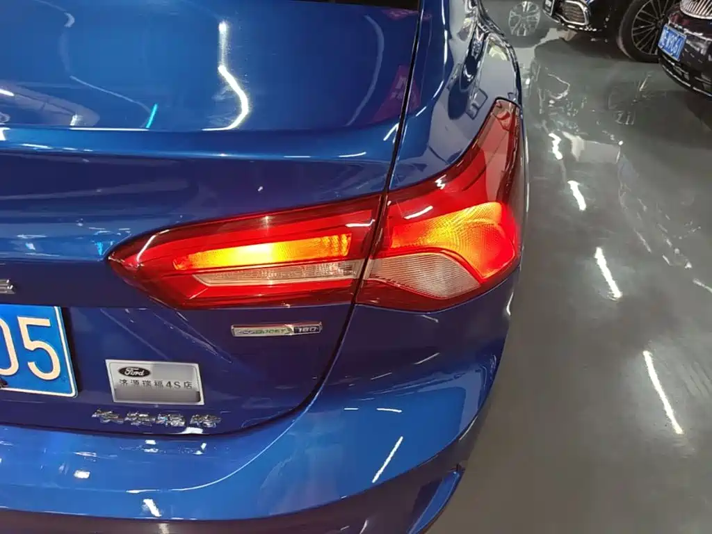 Ford Focus — миниатюра 8