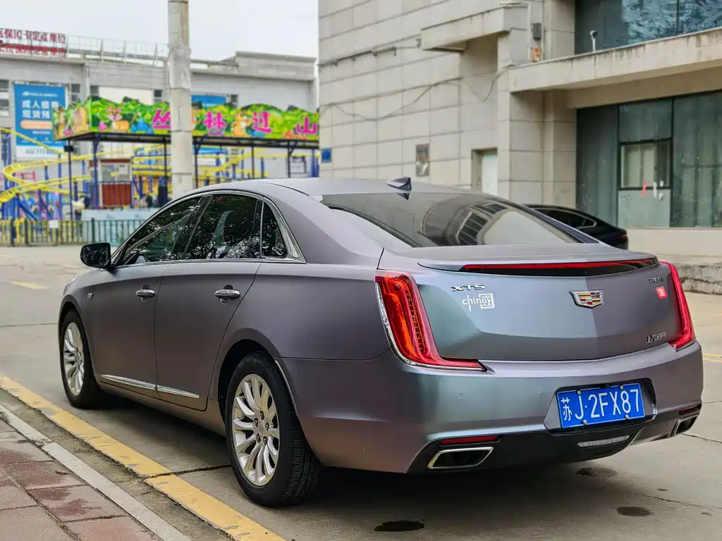 CADILLAC XTS