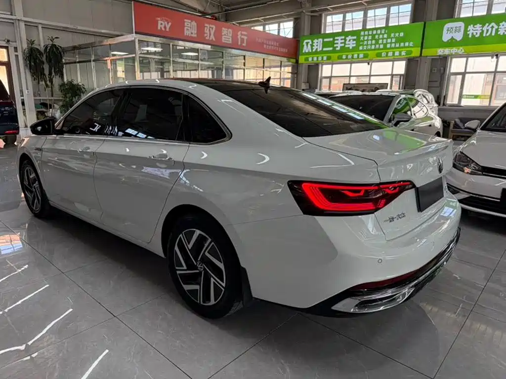 Volkswagen Sagitar — миниатюра 7
