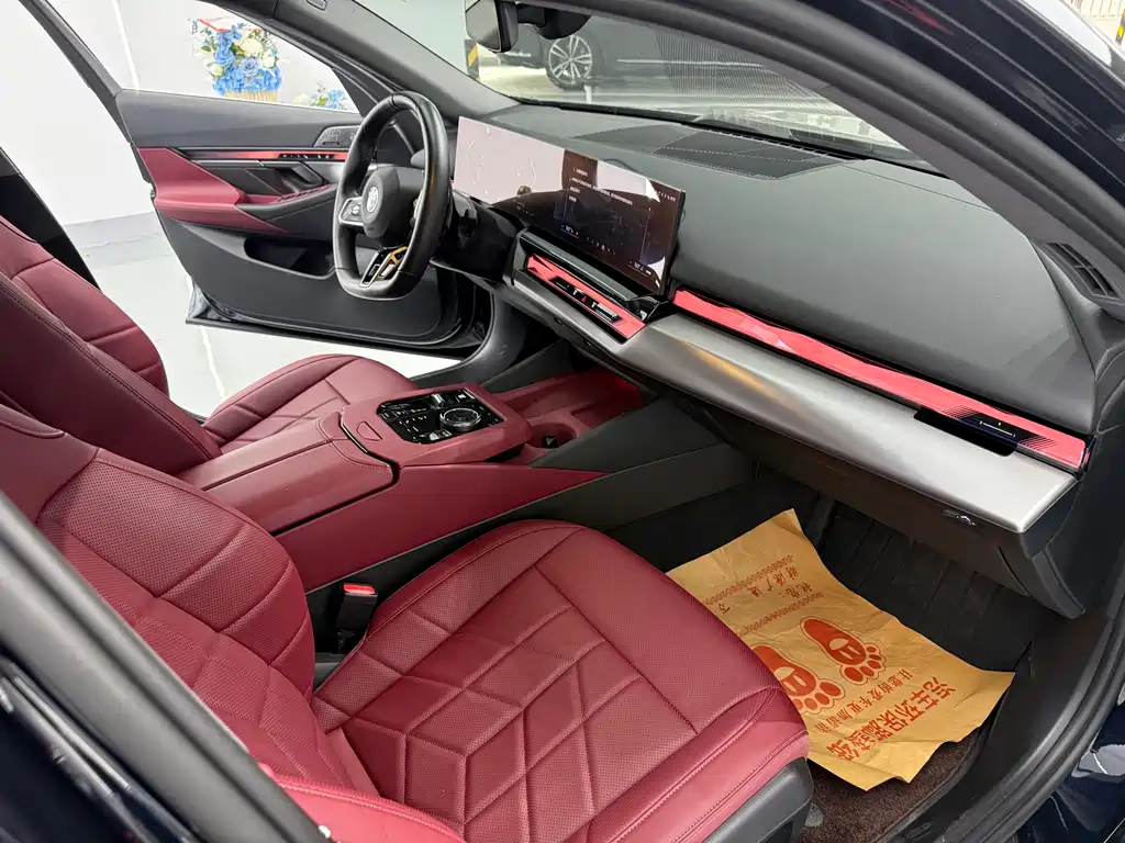 BMW 5 Series — миниатюра 10