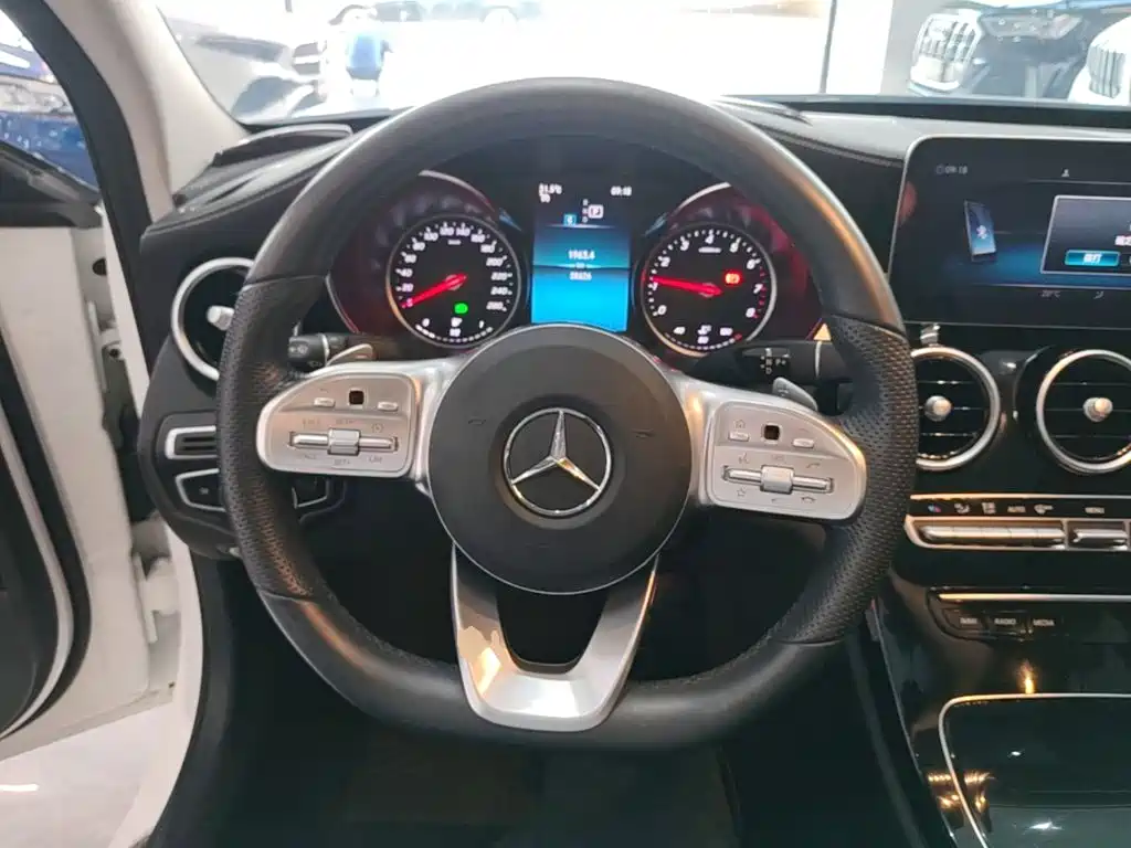 Mercedes-Benz C-Class — миниатюра 11