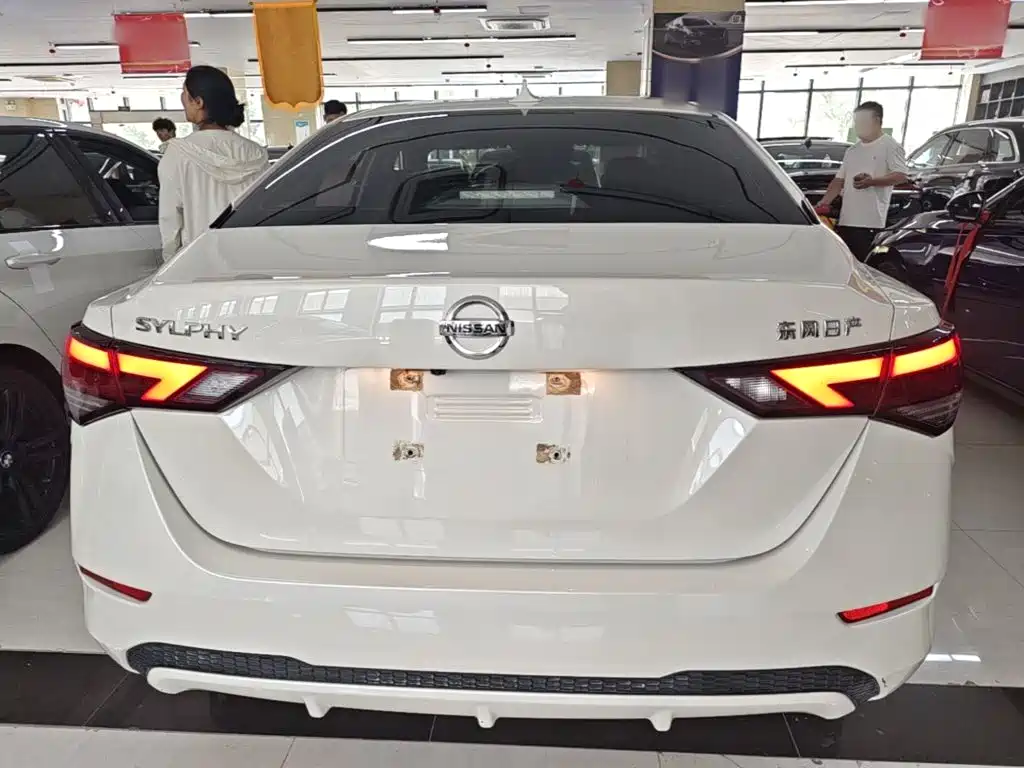 Nissan Sylphy — миниатюра 6