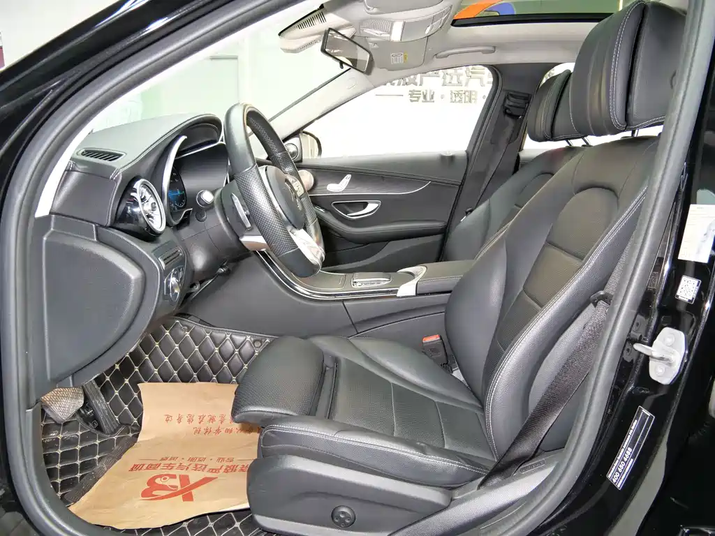 Mercedes-Benz C-Class — миниатюра 12