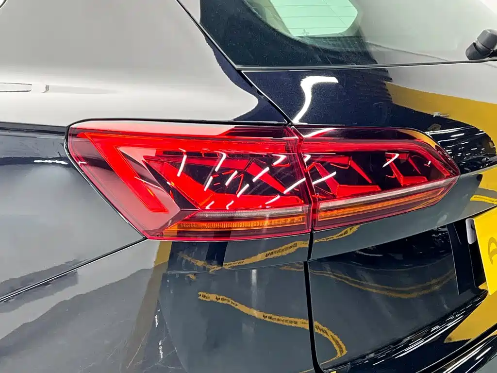 Volkswagen Touareg — миниатюра 10