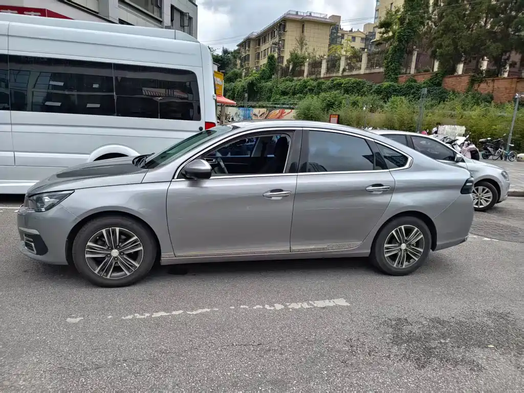 Peugeot 308 — миниатюра 7