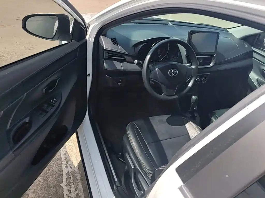 Toyota Yaris L — миниатюра 16