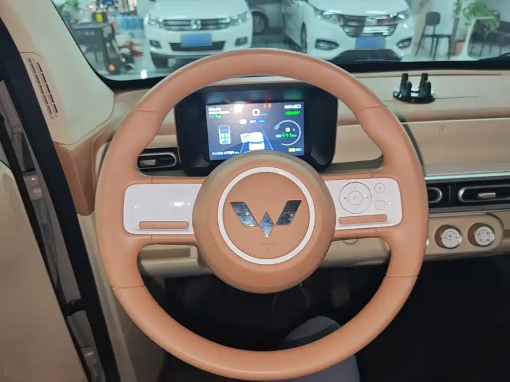 Wuling MINIEV — миниатюра 11