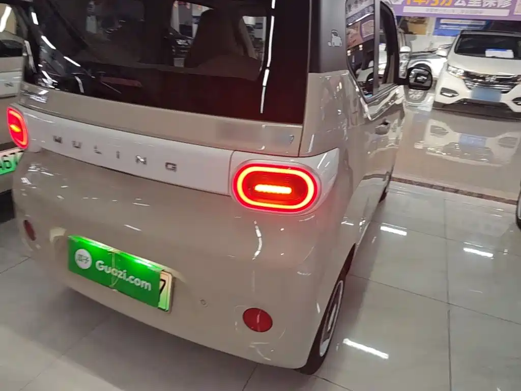 Wuling MINIEV — миниатюра 8
