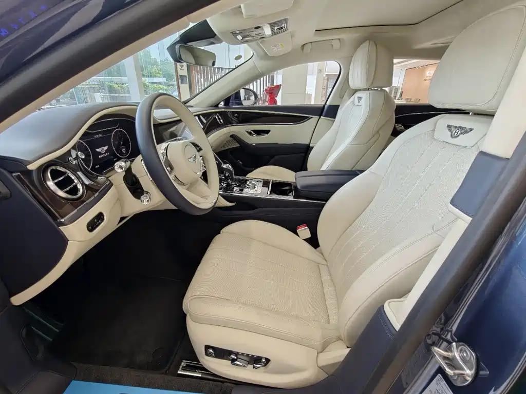 Bentley Flying Spur — миниатюра 4