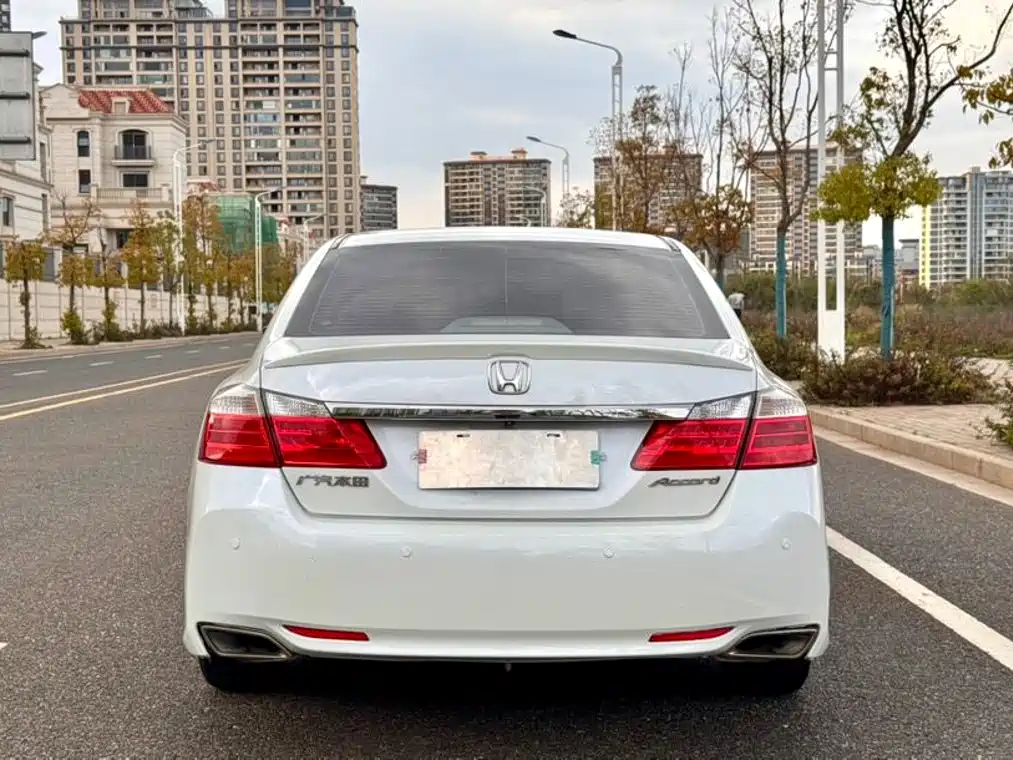 Honda Accord — миниатюра 8