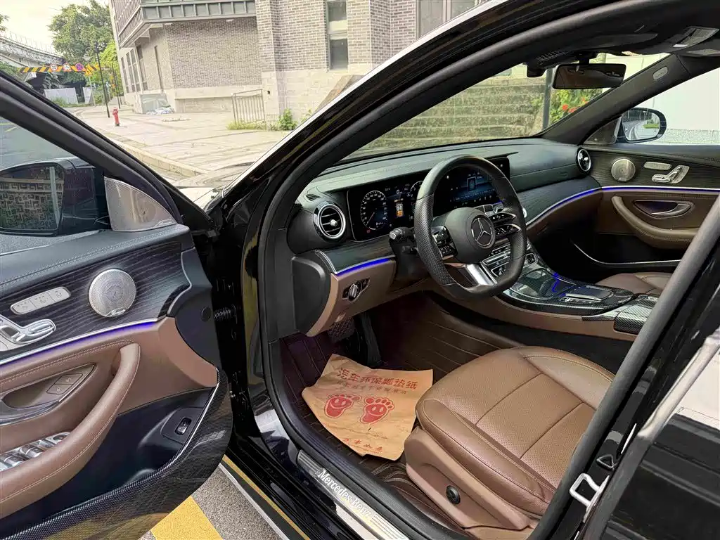 Mercedes-Benz E-Class — миниатюра 5