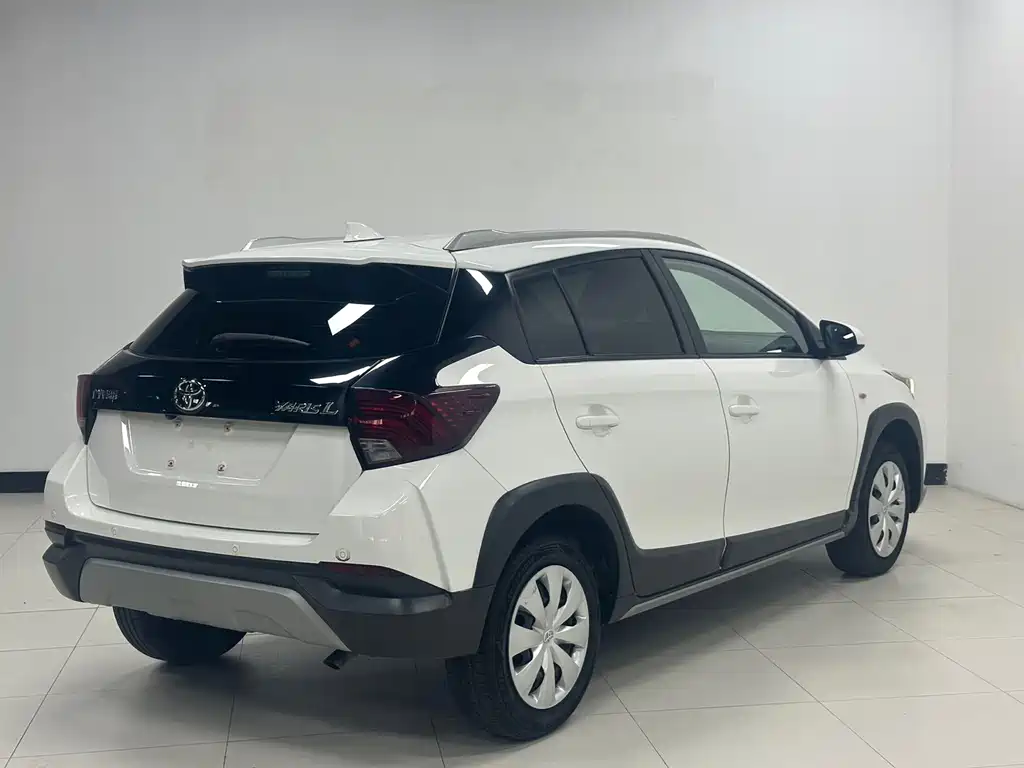Toyota Yaris L — миниатюра 5