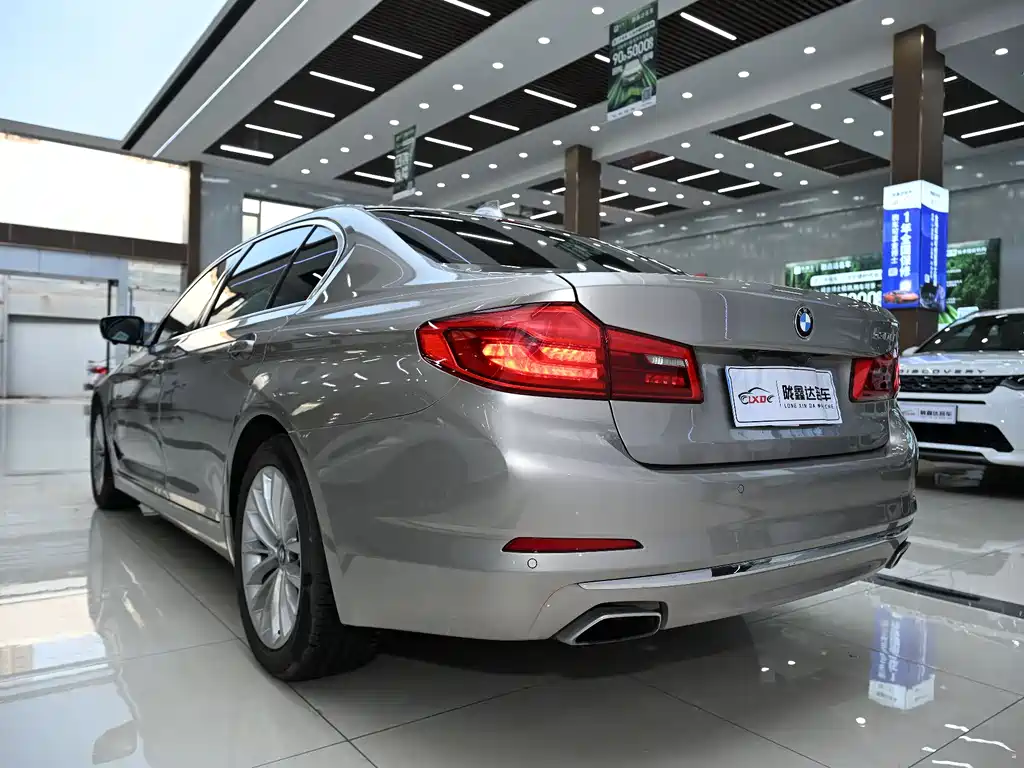 BMW 5 SERIES