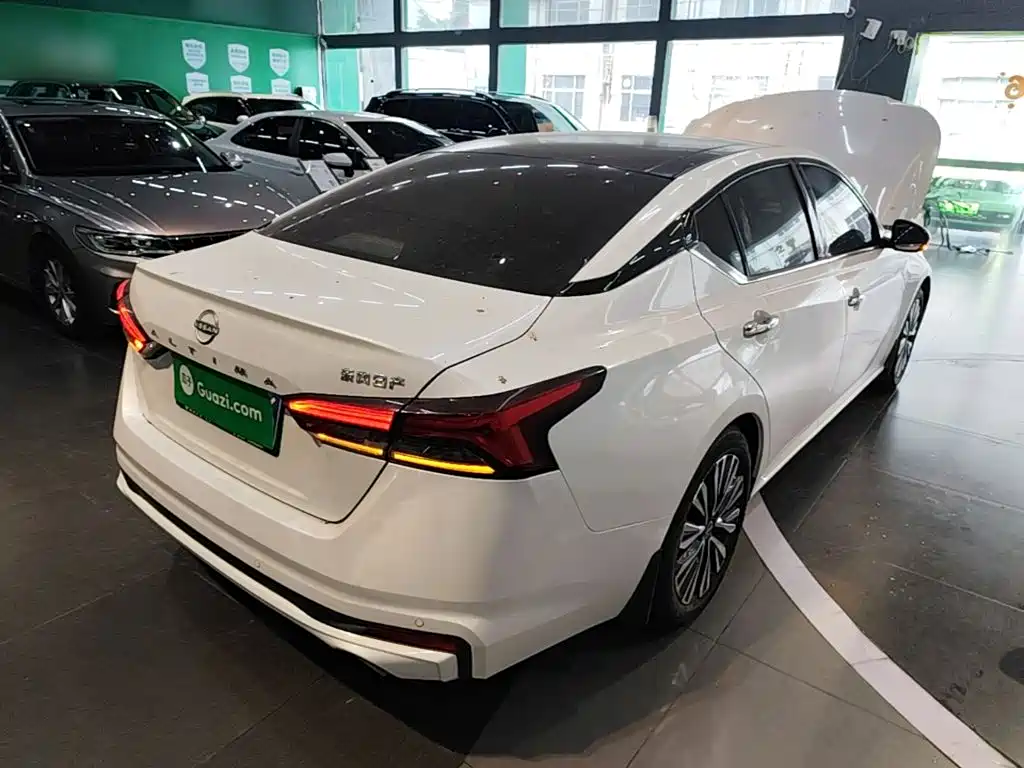 Nissan Teana — миниатюра 7