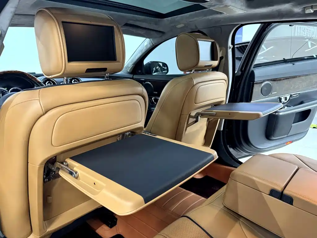 Jaguar XJ — миниатюра 20